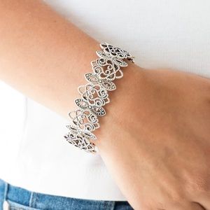 ❤️‍🔥5/$25❤️‍🔥 When Yin Met Yang Silver Bracelet